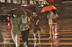 昨夜北京多预警齐发 局地暴雨