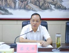 获“全国优秀县委书记”称号1个多月，盛文军当选潜江市市长